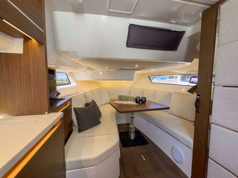 40ft Jeanneau Yacht For Sale