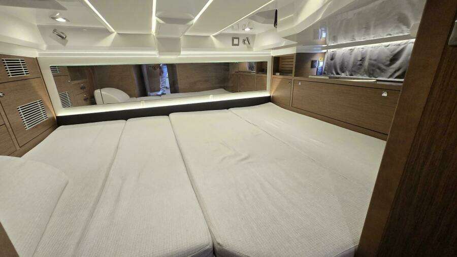 40ft Jeanneau Yacht For Sale