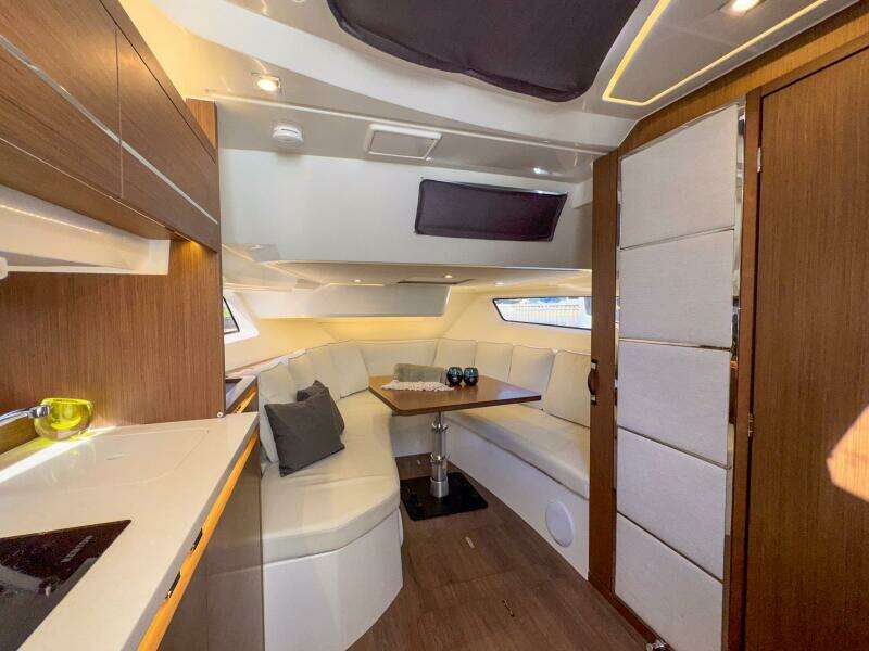 40ft Jeanneau Yacht For Sale