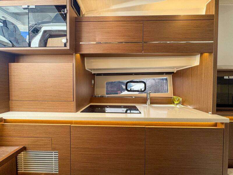 40ft Jeanneau Yacht For Sale