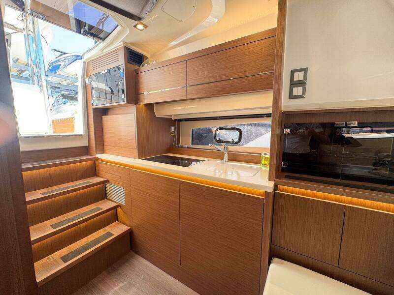 40ft Jeanneau Yacht For Sale
