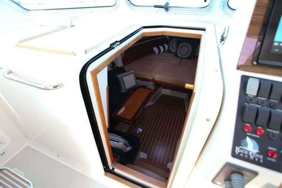Lagniappe 33ft Back Cove Yacht For Sale