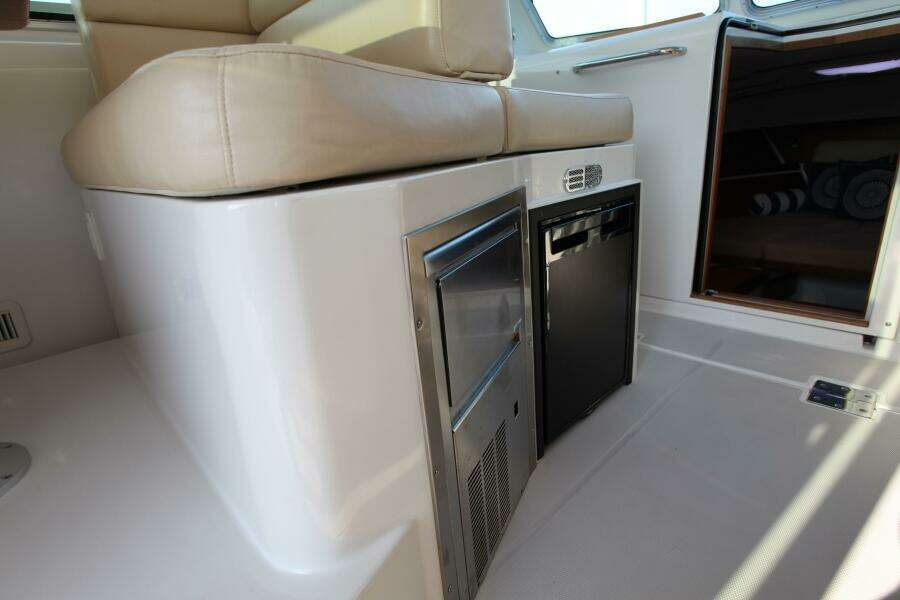 Lagniappe 33ft Back Cove Yacht For Sale