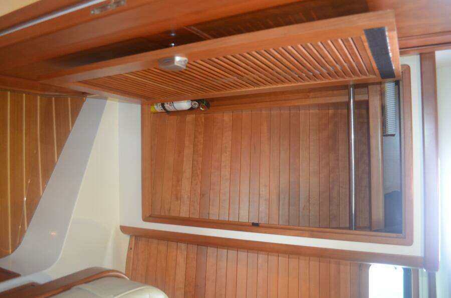 Bow Hanging Locker Open