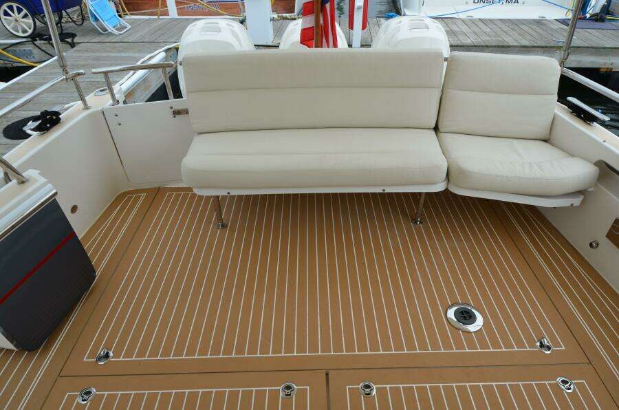 Cockpit Aft Seat