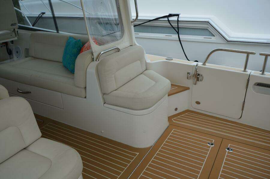 Cockpit Aft Facing Seating
