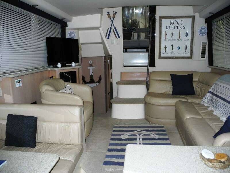 44ft Carver Yacht For Sale