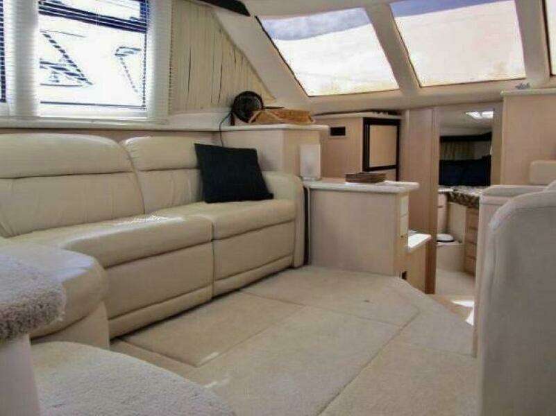 44ft Carver Yacht For Sale