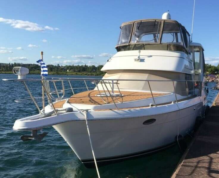 44ft Carver Yacht For Sale