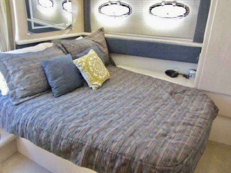 44ft Carver Yacht For Sale