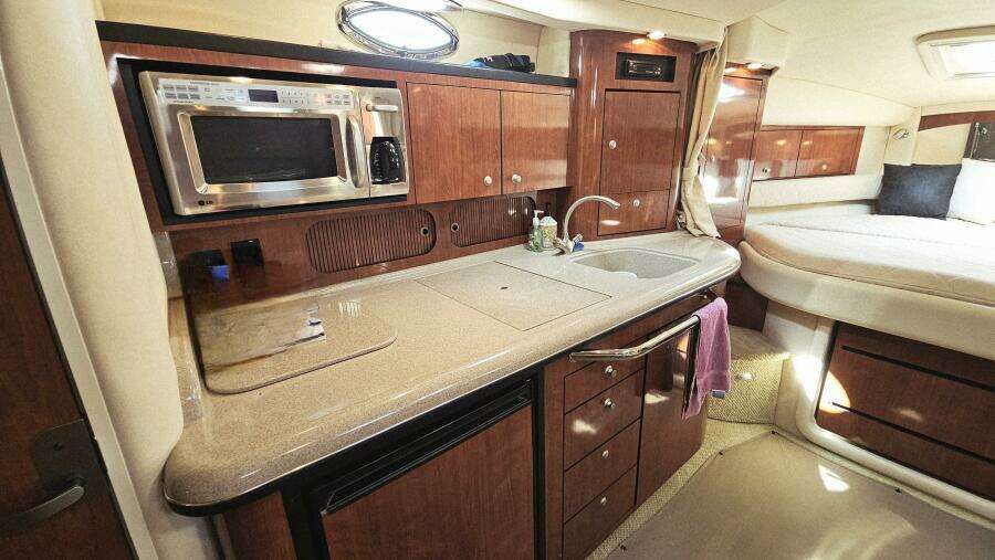 34ft Sea Ray Yacht For Sale
