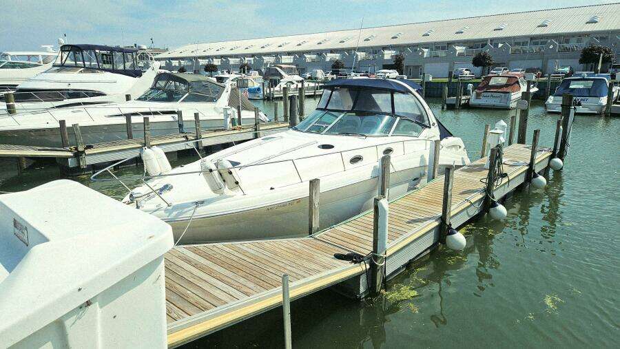 34ft Sea Ray Yacht For Sale