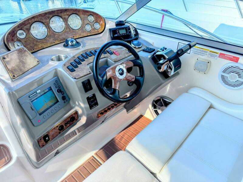 34ft Rinker Yacht For Sale