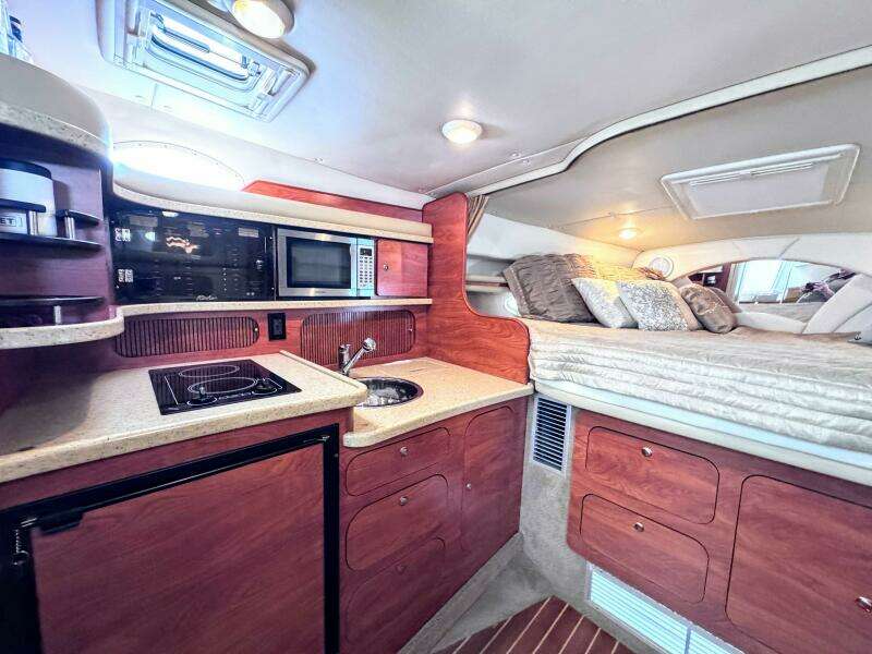 34ft Rinker Yacht For Sale