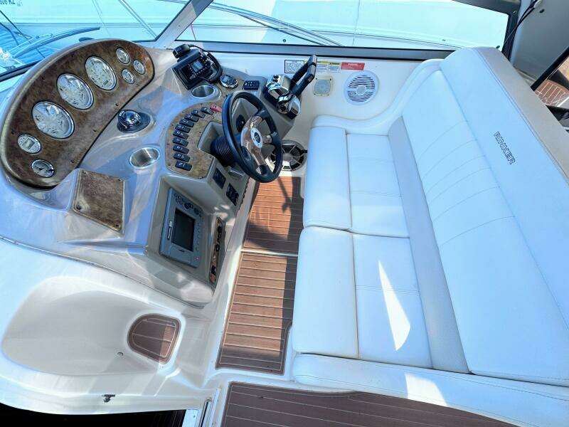 34ft Rinker Yacht For Sale