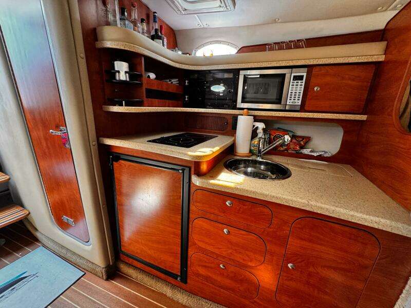 34ft Rinker Yacht For Sale