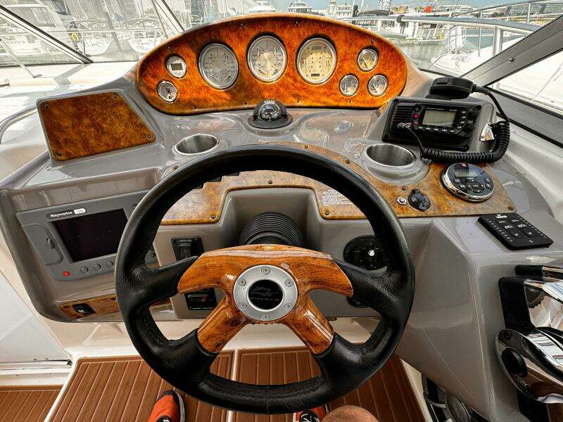 34ft Rinker Yacht For Sale