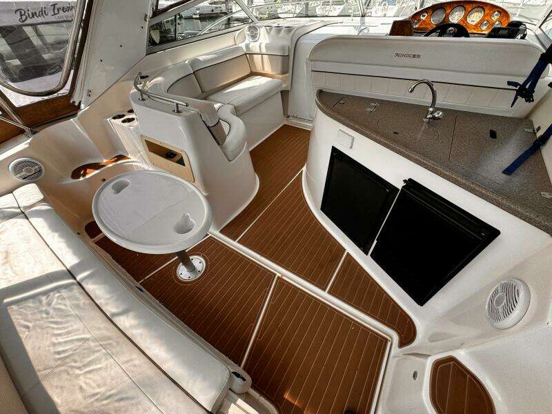 34ft Rinker Yacht For Sale
