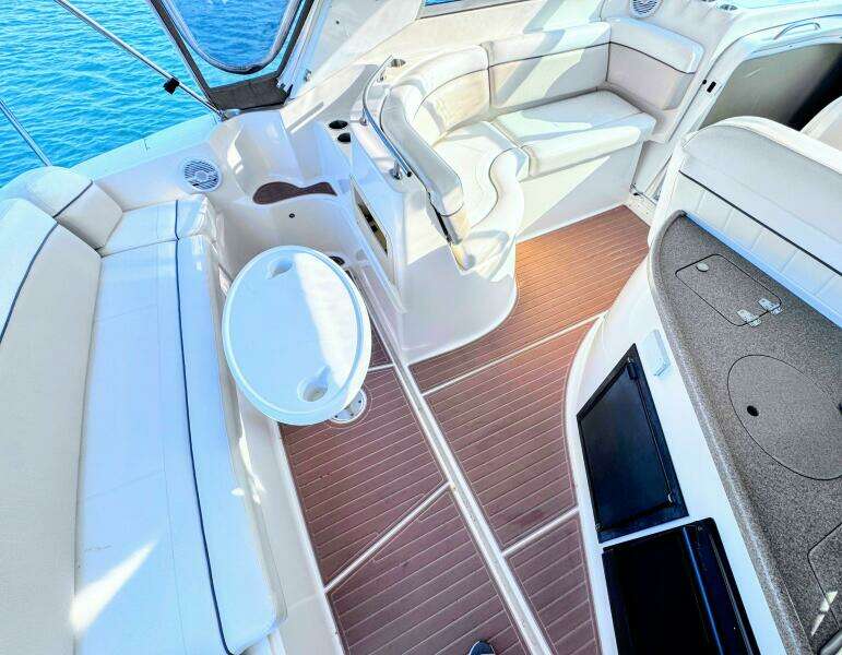 34ft Rinker Yacht For Sale