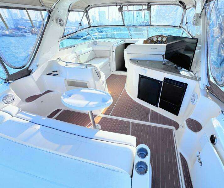34ft Rinker Yacht For Sale