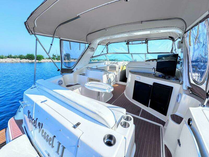 34ft Rinker Yacht For Sale