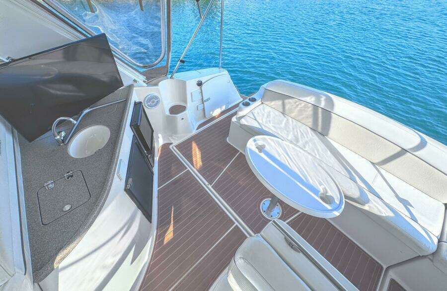 34ft Rinker Yacht For Sale