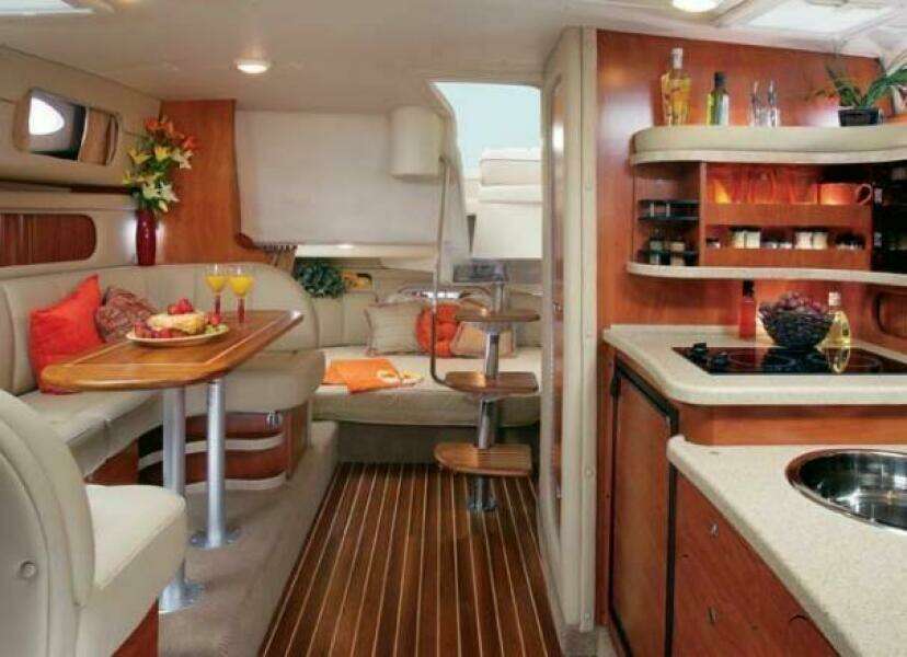 34ft Rinker Yacht For Sale