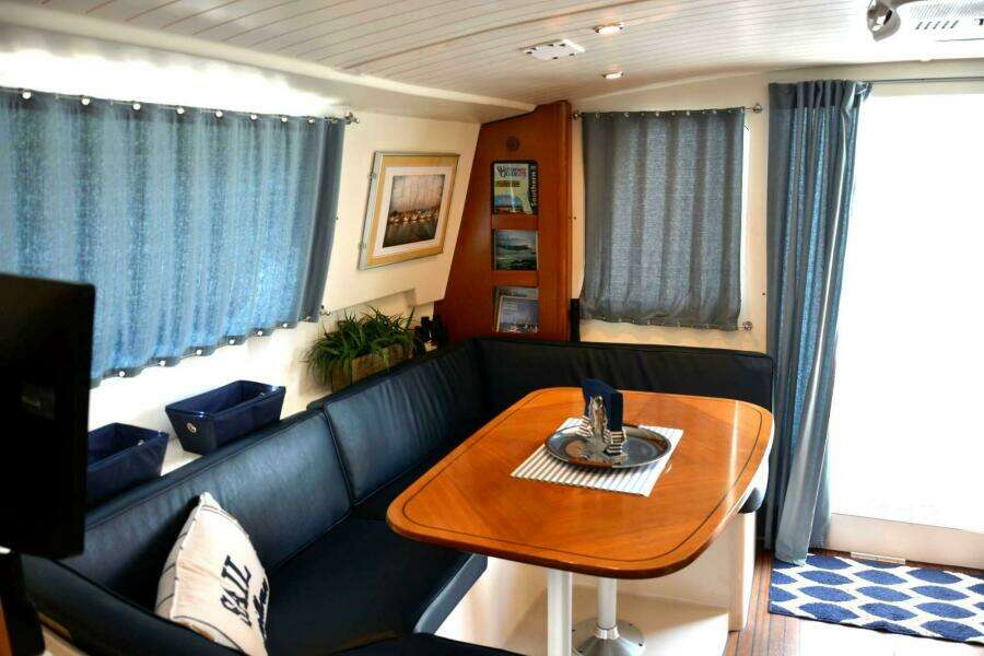 37ft Fountaine Pajot Yacht For Sale