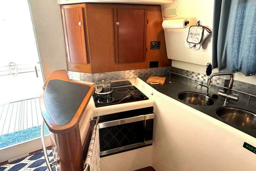 37ft Fountaine Pajot Yacht For Sale