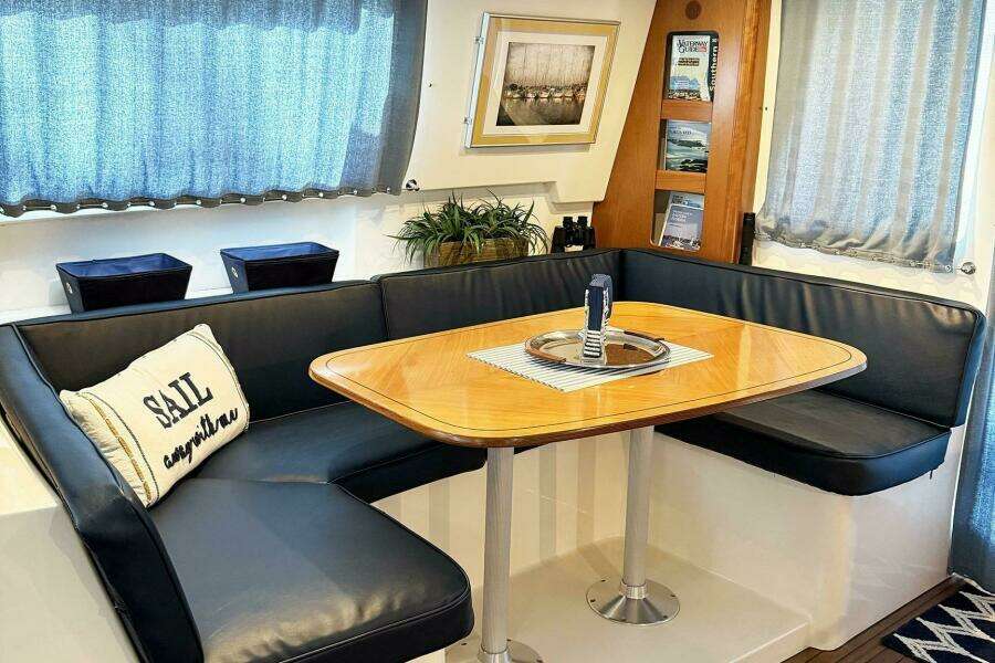 37ft Fountaine Pajot Yacht For Sale