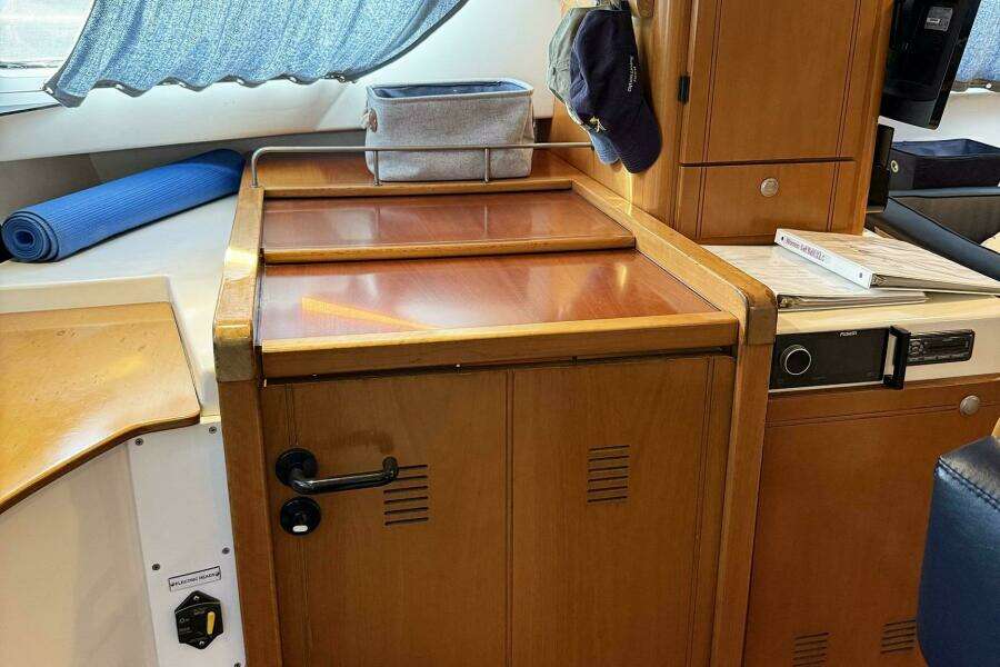 37ft Fountaine Pajot Yacht For Sale