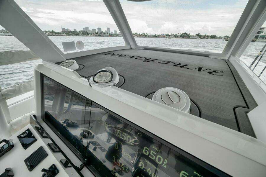43ft Invincible Yacht For Sale