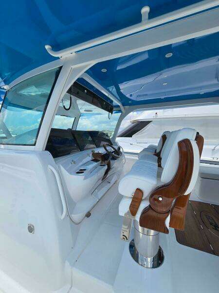 65ft HCB Yacht For Sale