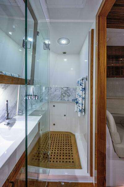 65ft HCB Yacht For Sale