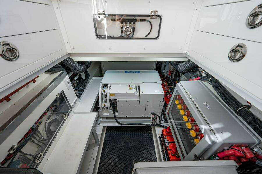 65ft HCB Yacht For Sale
