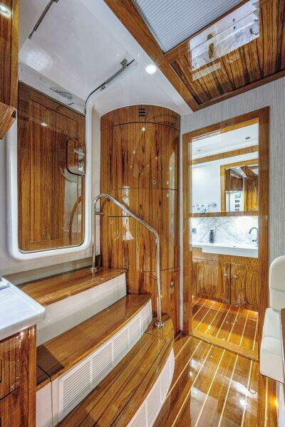 65ft HCB Yacht For Sale