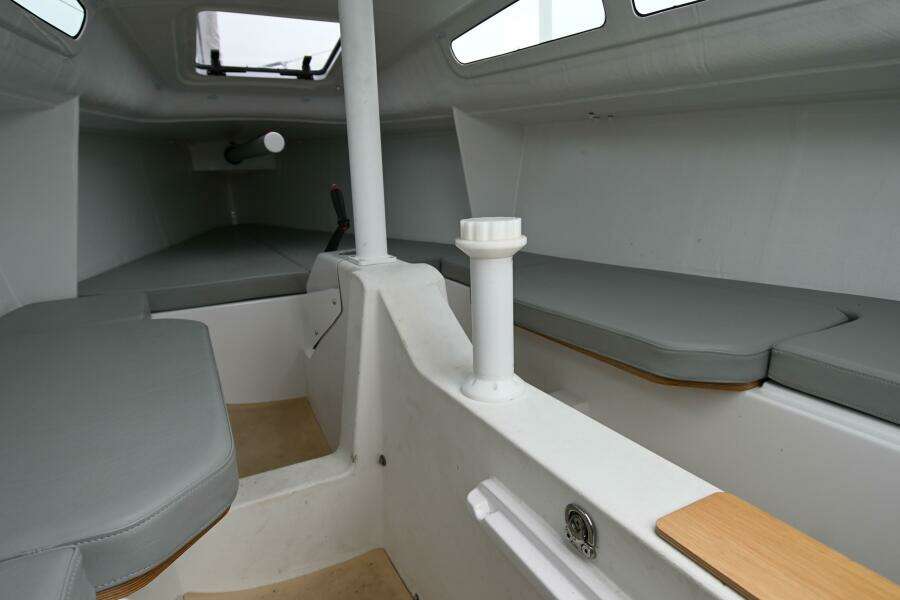 24ft Beneteau Yacht For Sale