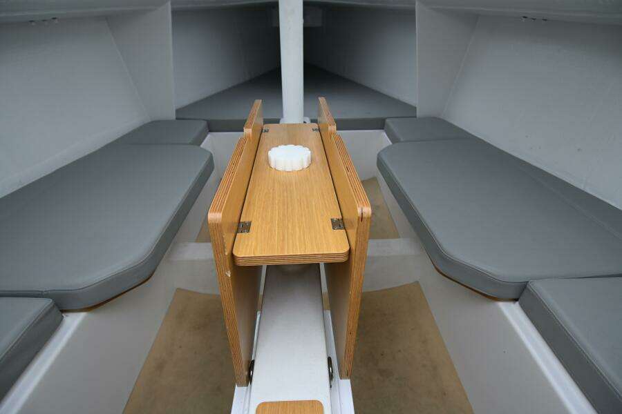 24ft Beneteau Yacht For Sale