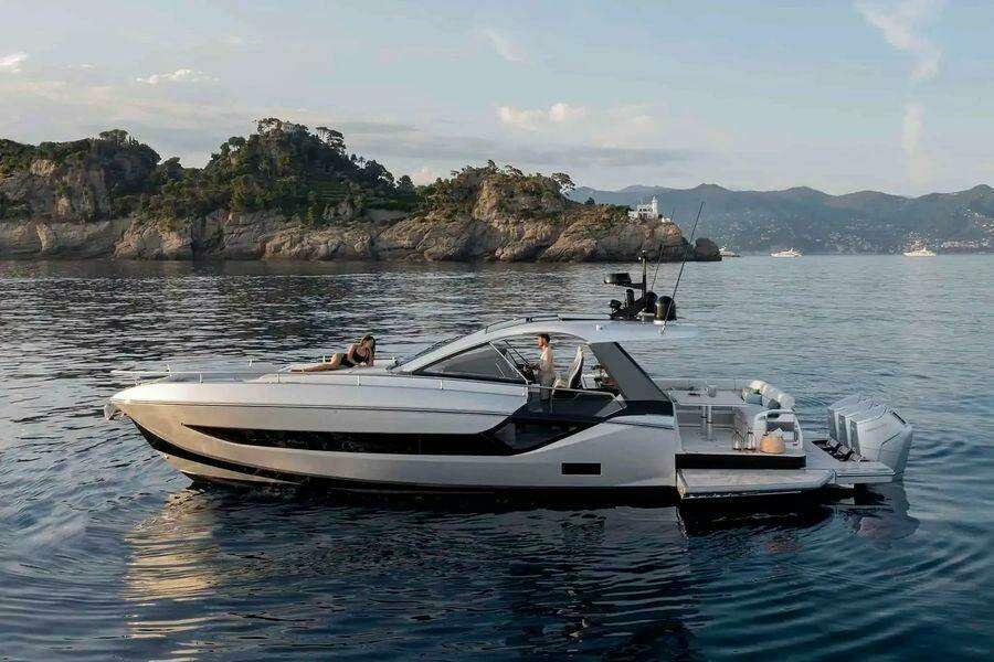 48ft Azimut Yacht For Sale