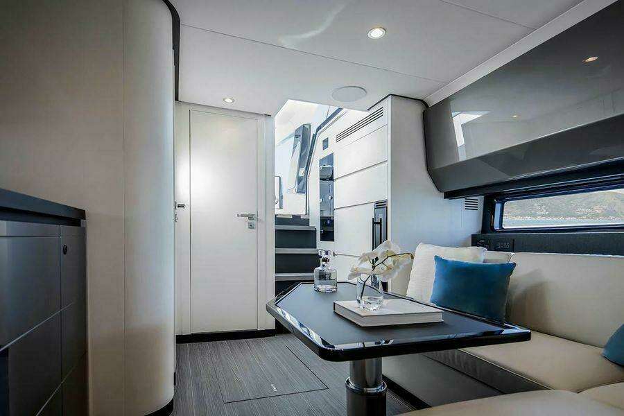 48ft Azimut Yacht For Sale