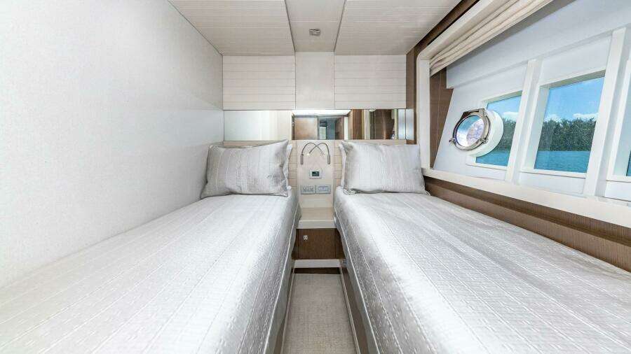Hoya Saxa 87ft Ferretti Yachts Yacht For Sale