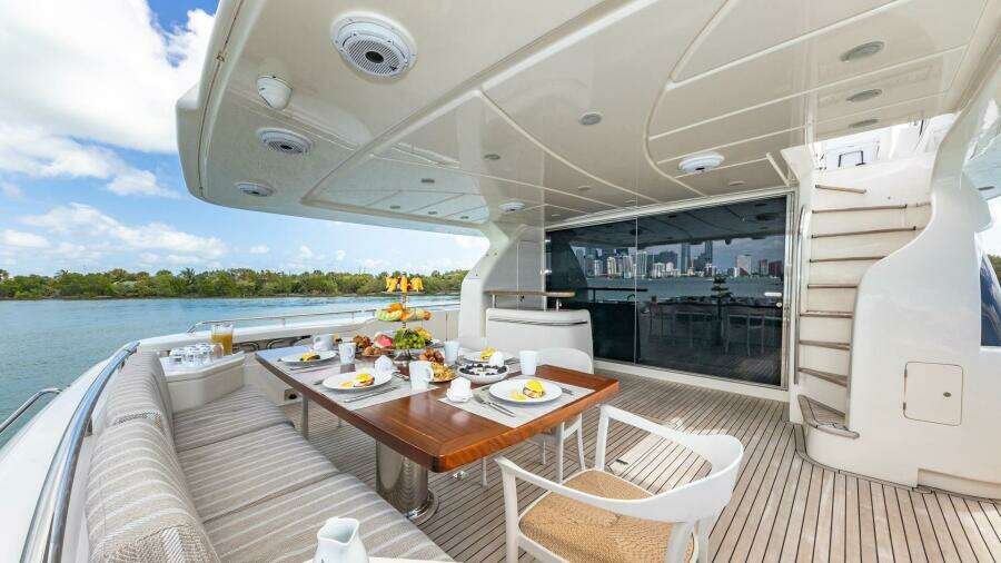 Hoya Saxa 87ft Ferretti Yachts Yacht For Sale