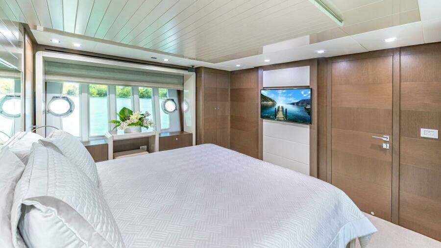 Hoya Saxa 87ft Ferretti Yachts Yacht For Sale