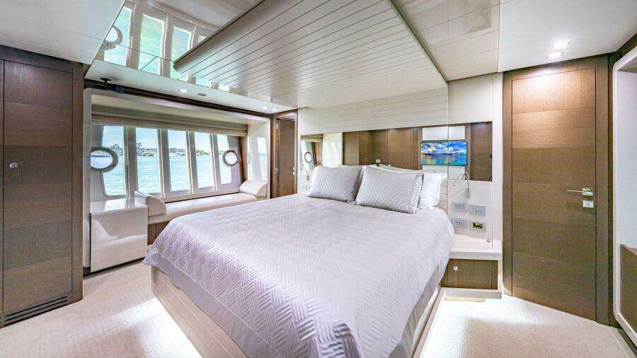 Hoya Saxa 87ft Ferretti Yachts Yacht For Sale