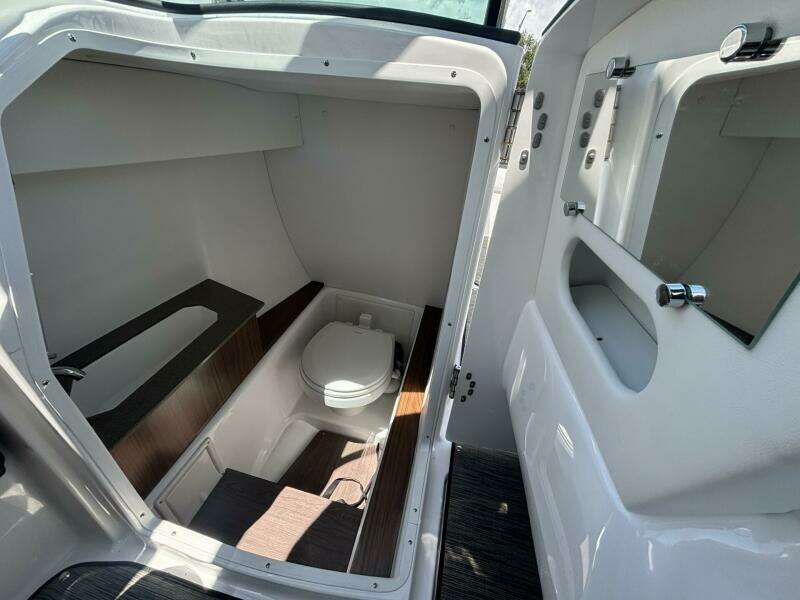 26ft Four Winns Yacht For Sale