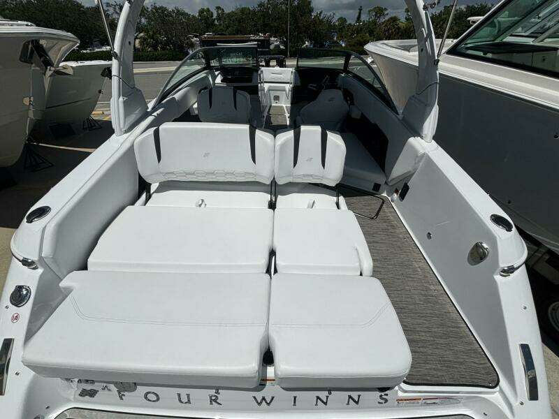 26ft Four Winns Yacht For Sale