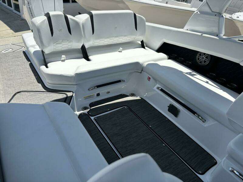 26ft Four Winns Yacht For Sale