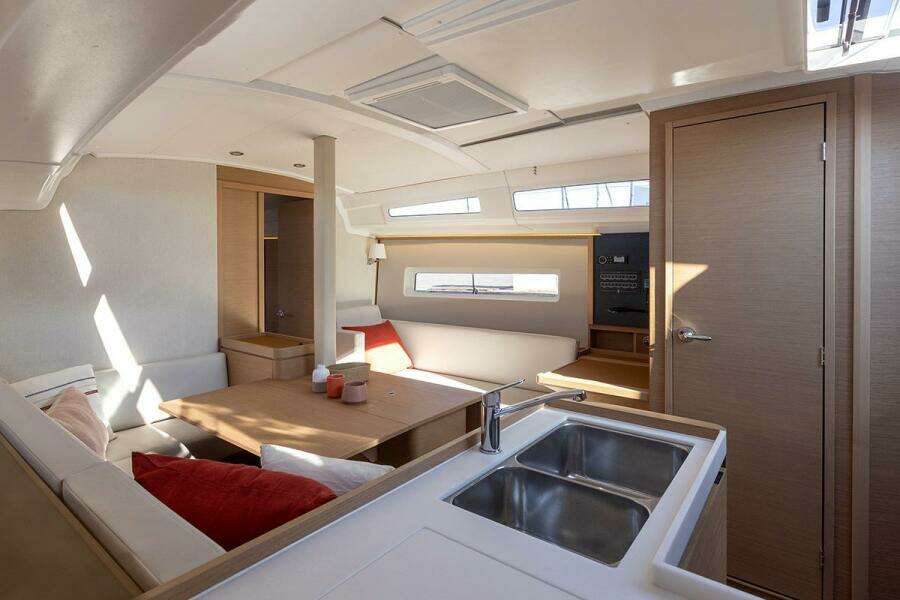 38ft Jeanneau Yacht For Sale