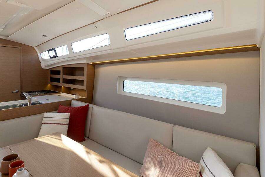 38ft Jeanneau Yacht For Sale
