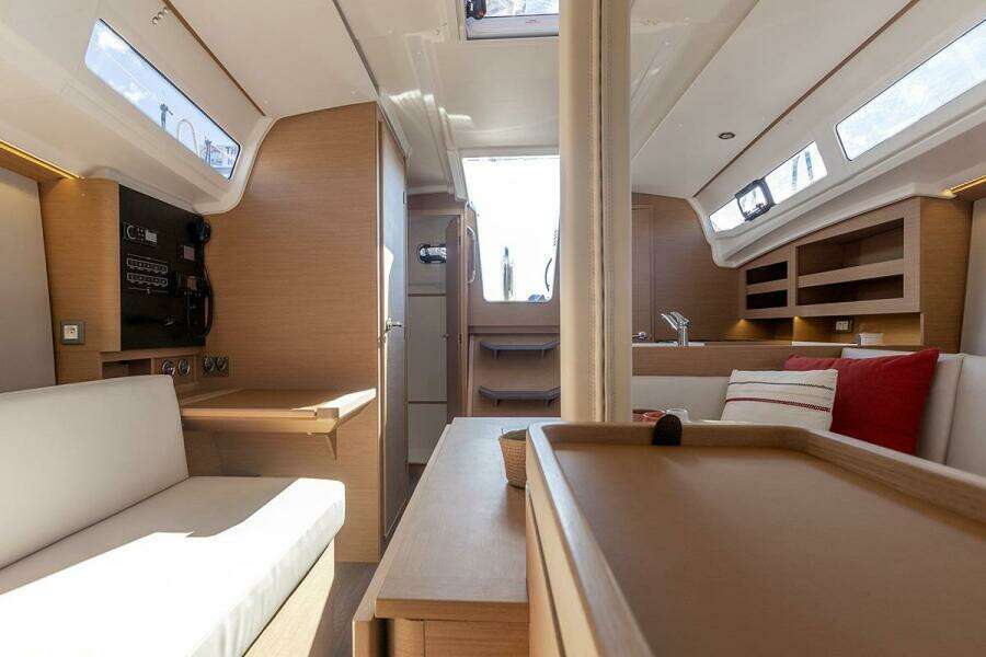 38ft Jeanneau Yacht For Sale